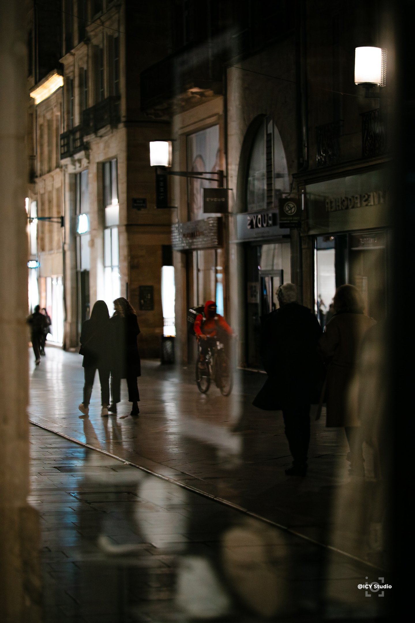 Bordeaux, pierre et pluie
